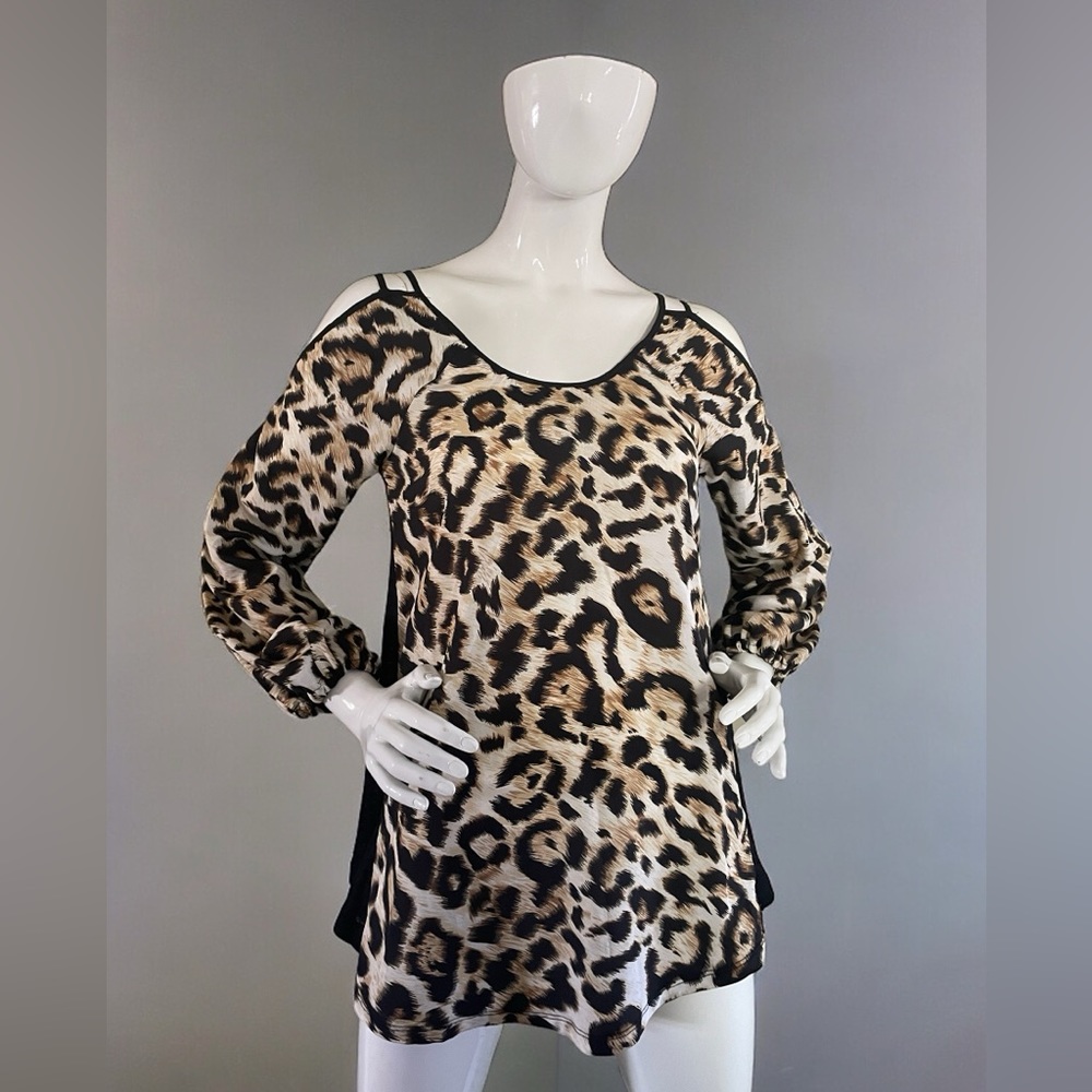 Poeme by Citron leopard blouse open shoulder (S)